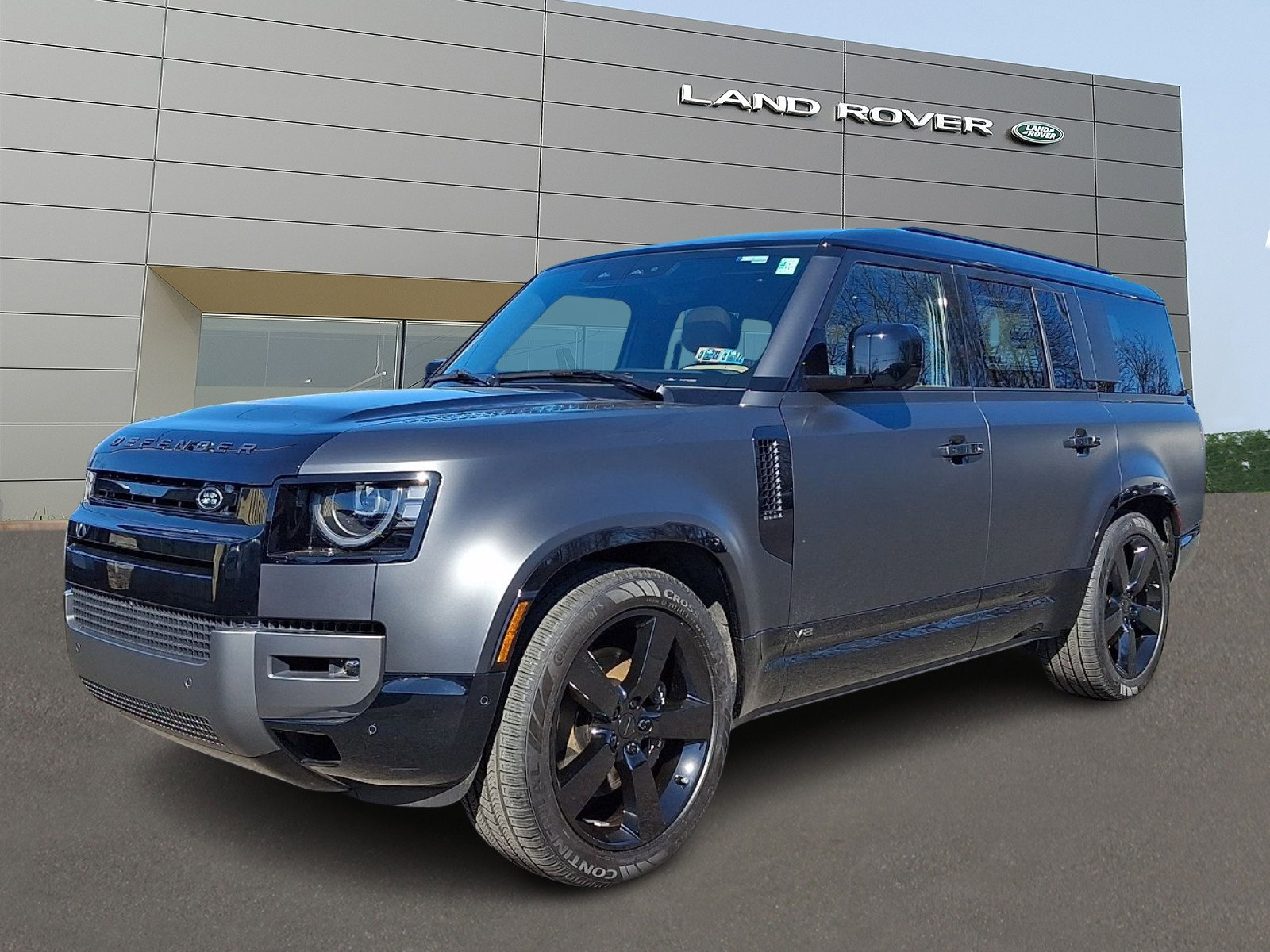 New 2026 Land Rover Defender 130 V8 image 1