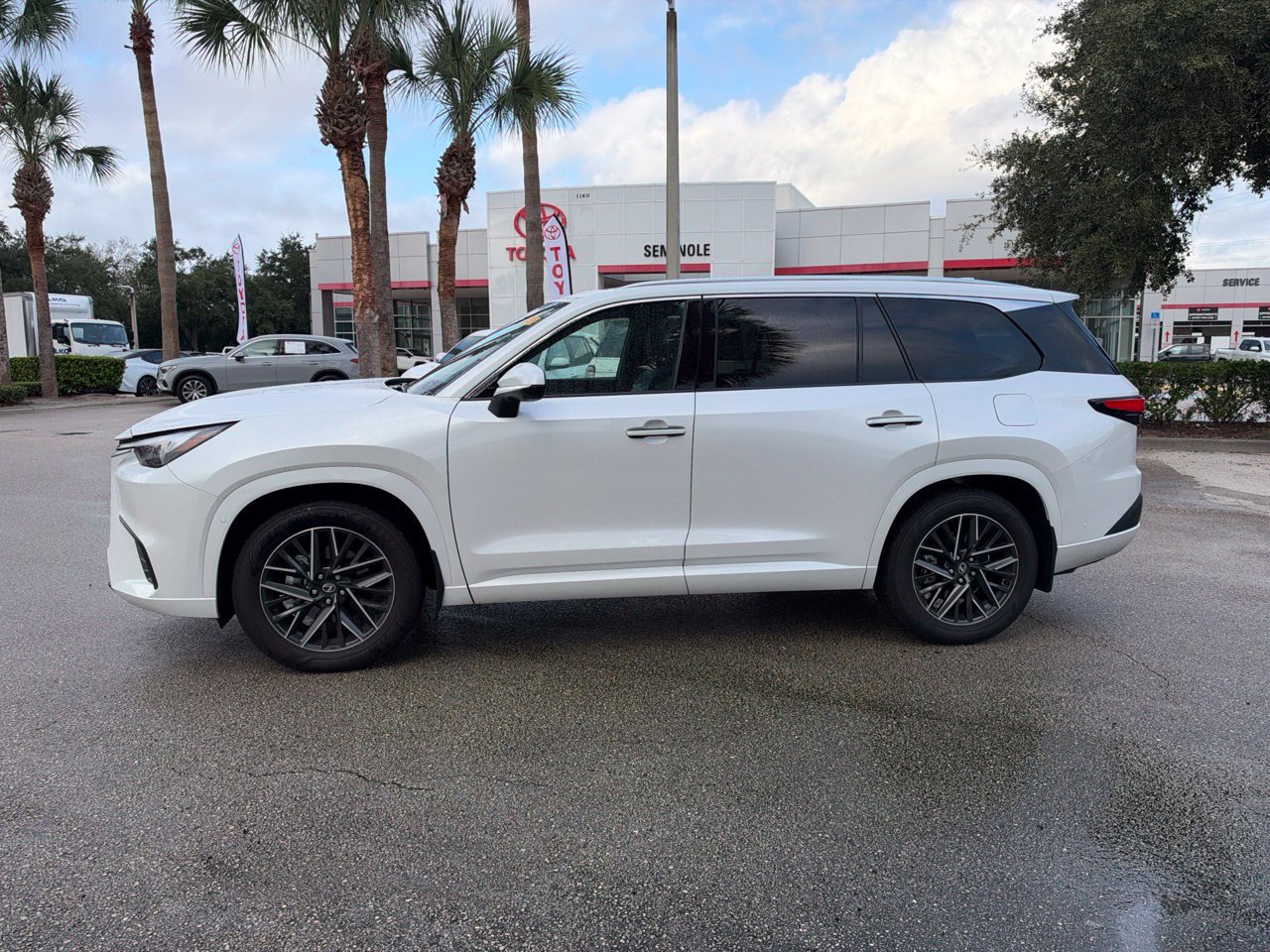 Used 2026 Lexus TX 350 AWD w/ Technology Package image 2