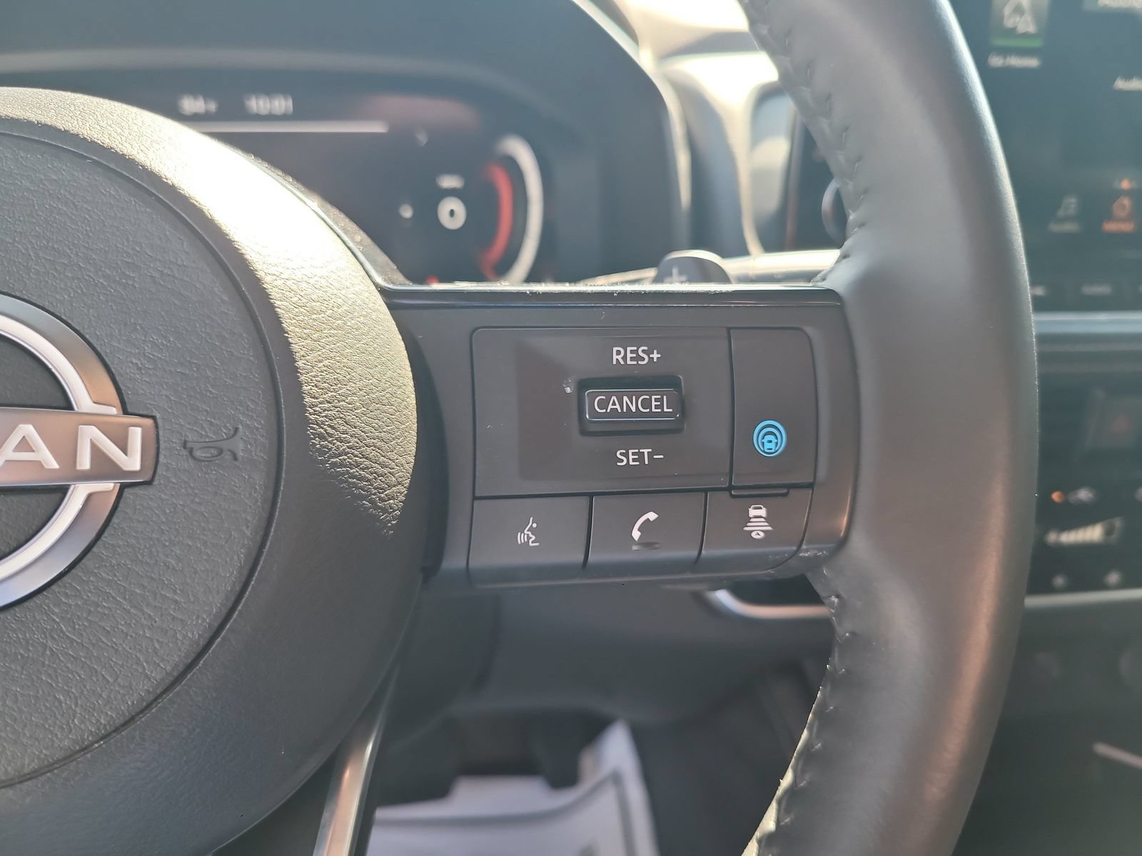 Used 2023 Nissan Rogue Platinum w/ Platinum Premium Package FWD image 15