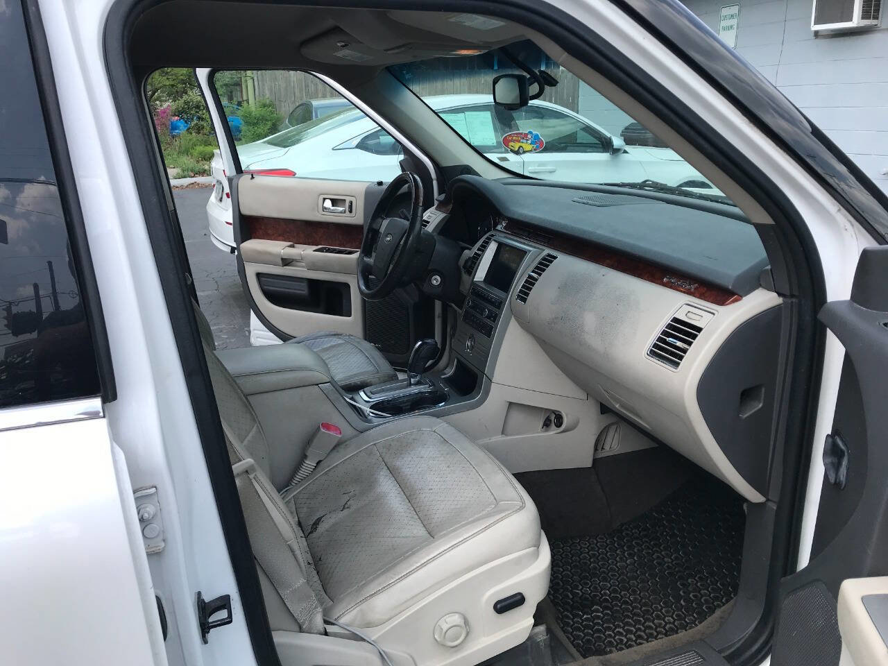 Used 2011 Ford Flex Limited FWD image 10