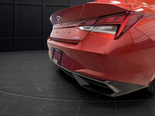 Used 2021 Hyundai Elantra Limited image 31