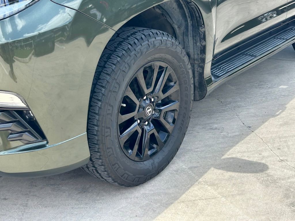 Used 2023 Lexus GX 460 w/ Black Line Special Edition image 9