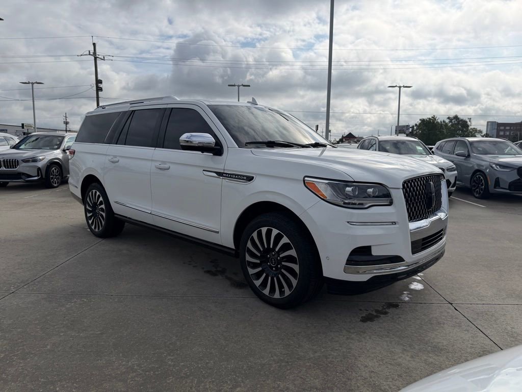 Used 2022 Lincoln Navigator L Black Label AWD/4WD image 3