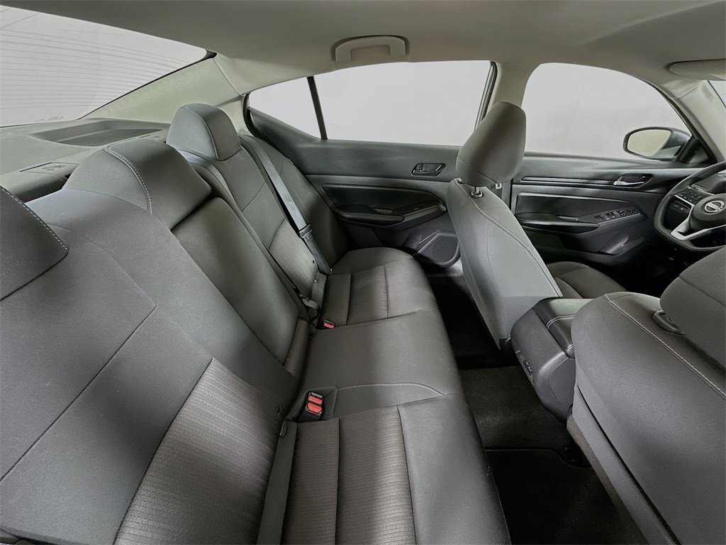 Used 2024 Nissan Altima 2.5 SV image 24