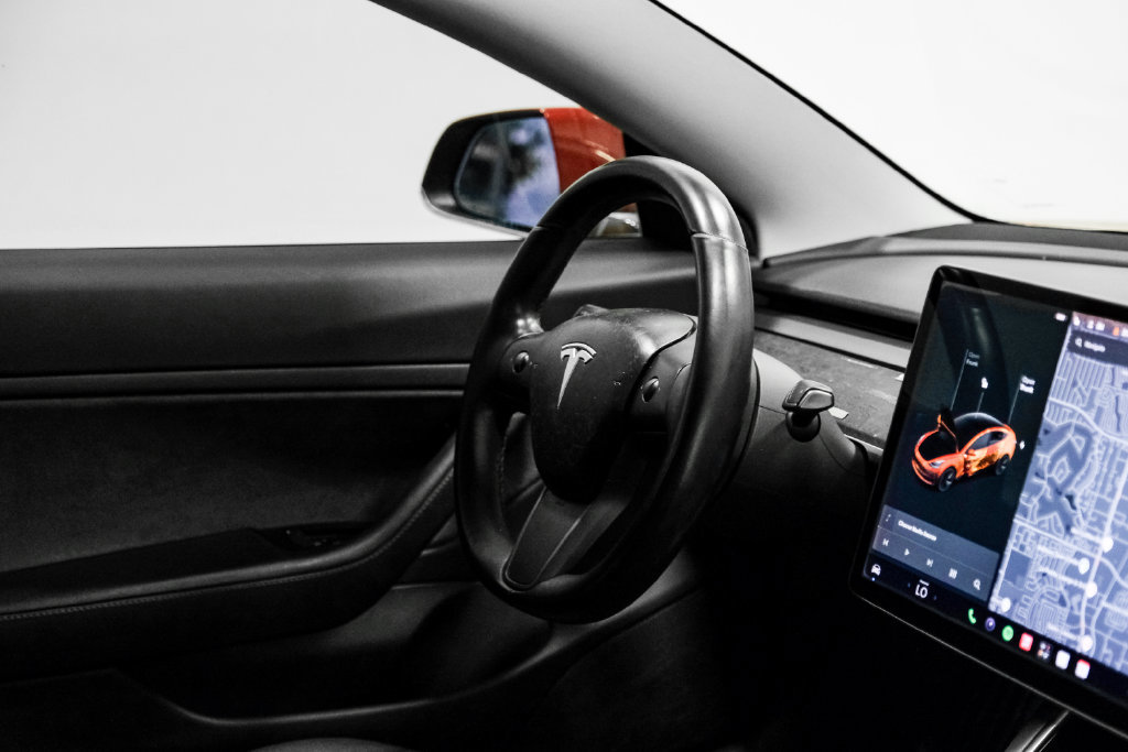 Used 2018 Tesla Model 3 Long Range RWD image 16