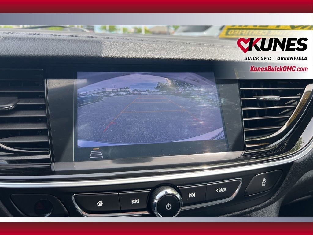 Used 2018 Buick Regal Essence w/ Driver Confidence Package #1 AWD/4WD image 28