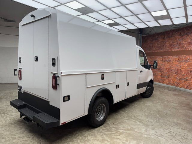 Used 2024 Mercedes-Benz Sprinter 4500 image 9
