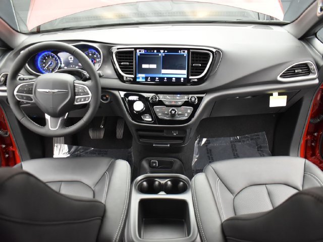 New 2026 Chrysler Voyager LX FWD image 11
