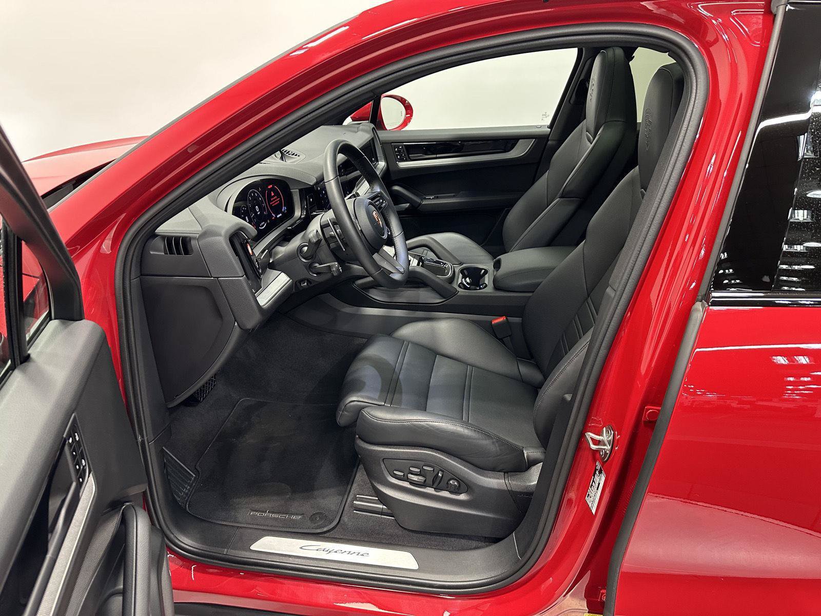Certified 2026 Porsche Cayenne Coupe AWD/4WD image 17