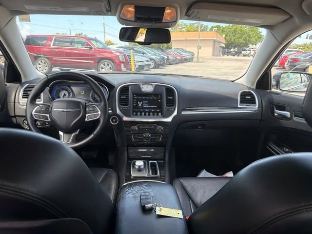 Used 2017 Chrysler 300 Limited RWD image 31