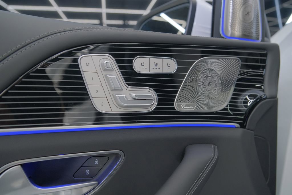 Used 2026 Mercedes-Benz Maybach GLS 600 4MATIC image 65