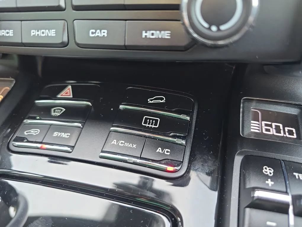 Used 2017 Porsche Cayenne AWD/4WD image 34