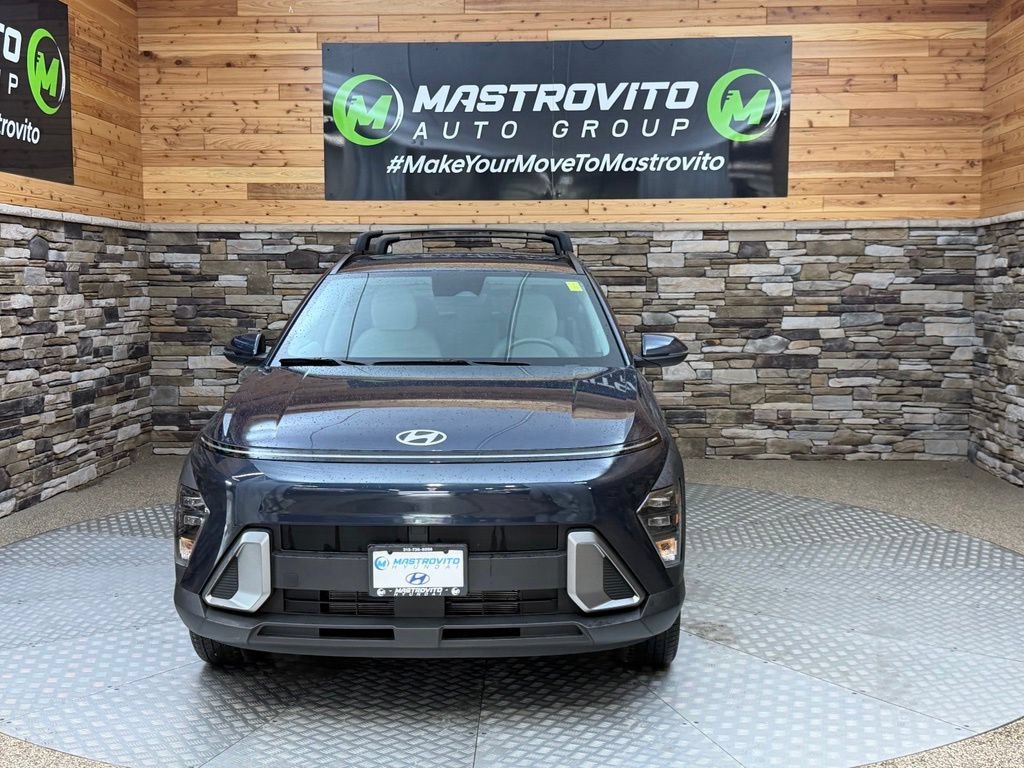 Used 2024 Hyundai Kona SEL AWD/4WD image 3
