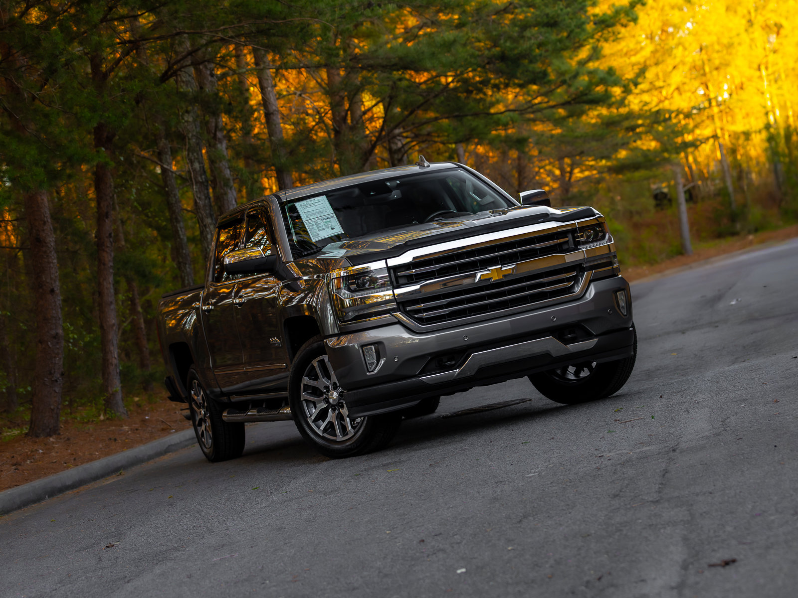 Used 2017 Chevrolet Silverado 1500 High Country image 18