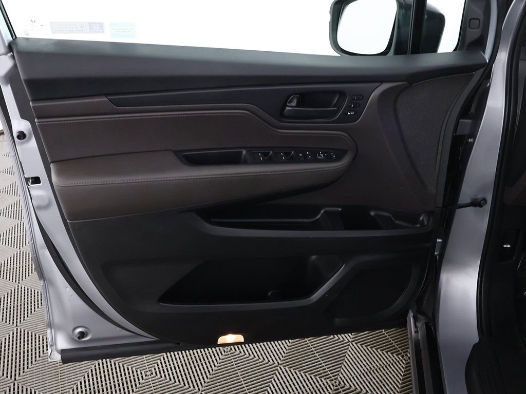 Used 2023 Honda Odyssey EX-L image 24