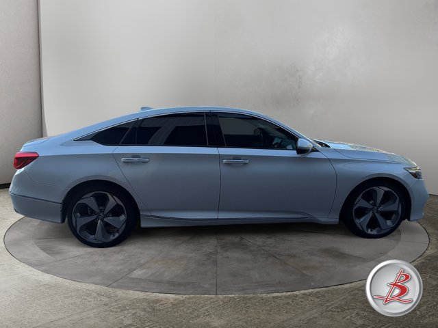 Used 2018 Honda Accord Touring image 8