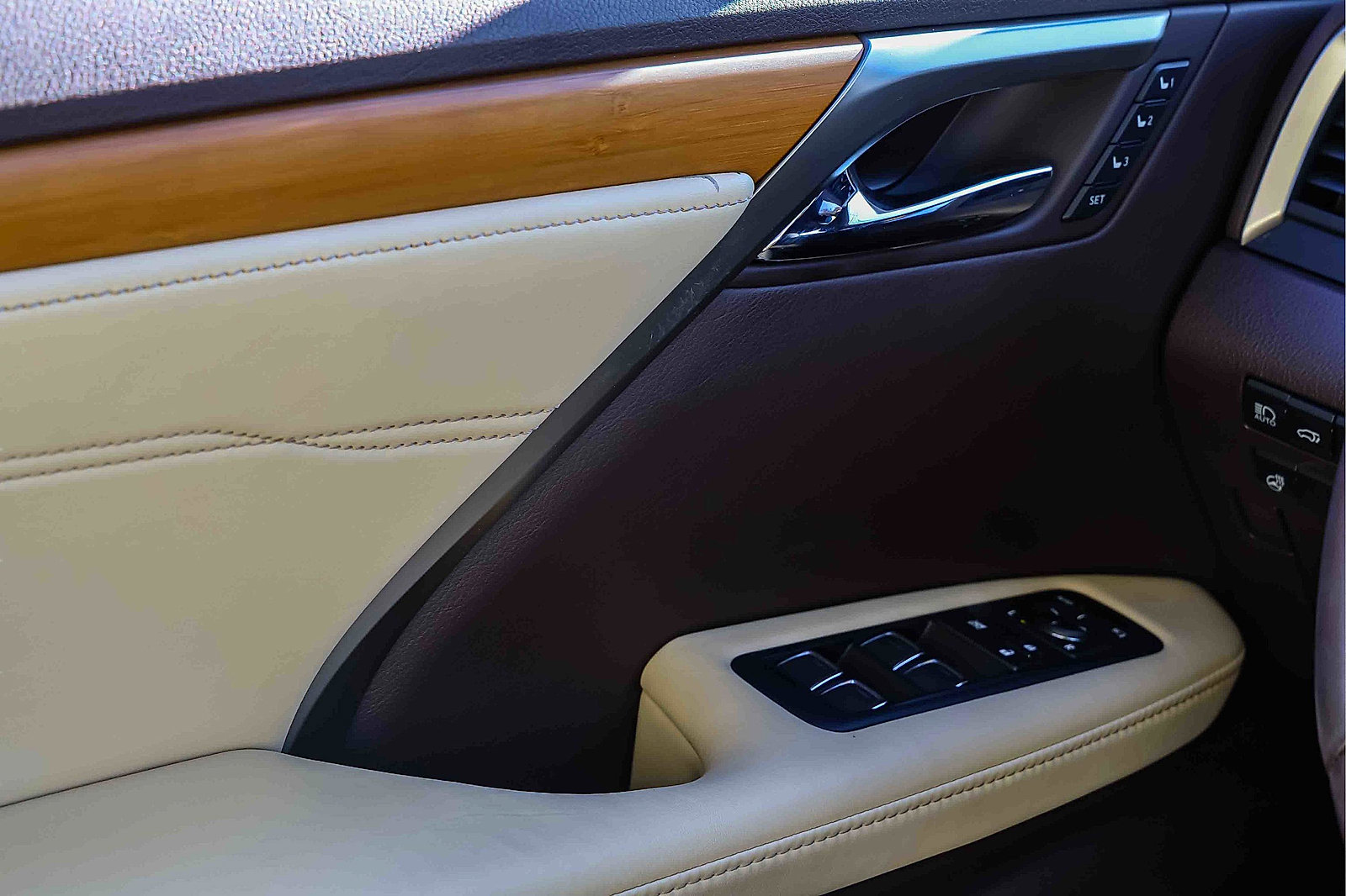 Used 2017 Lexus RX 350 AWD w/ Premium Package image 16