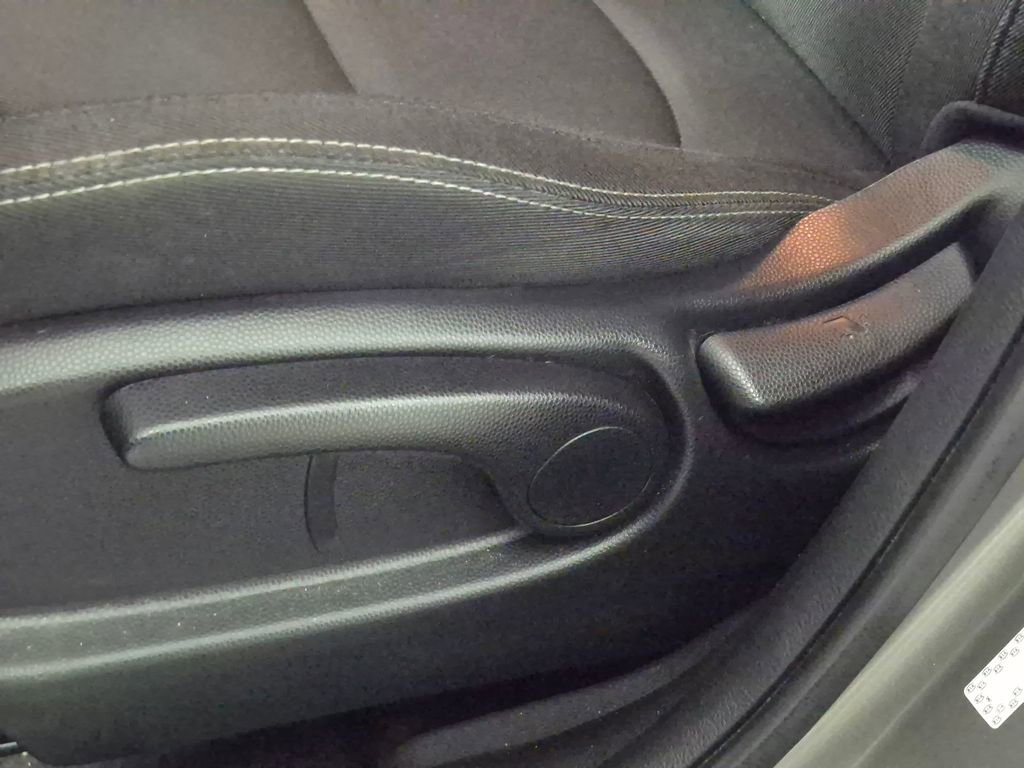 Used 2018 Kia Soul + FWD image 17