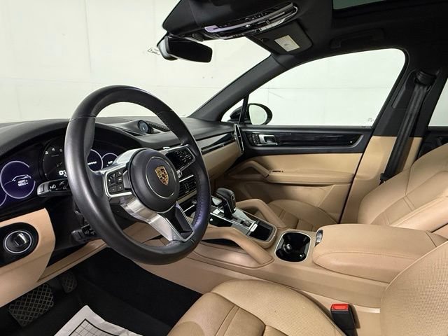 Used 2023 Porsche Cayenne AWD/4WD image 6