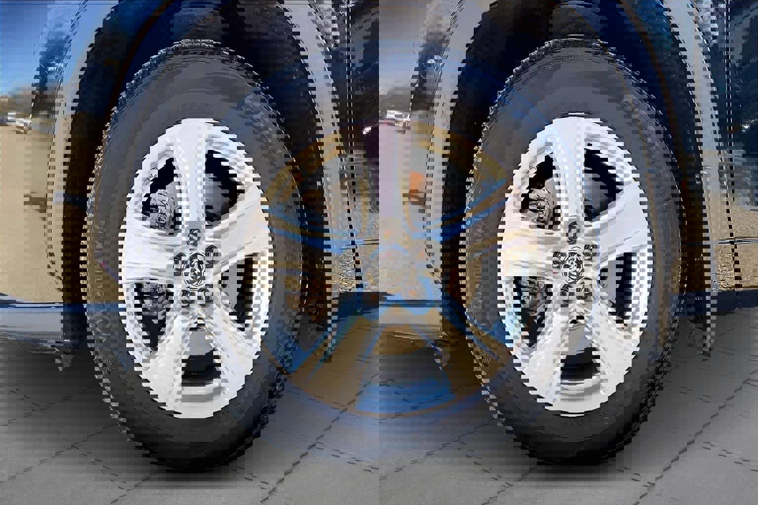 Used 2023 Toyota Highlander LE image 10