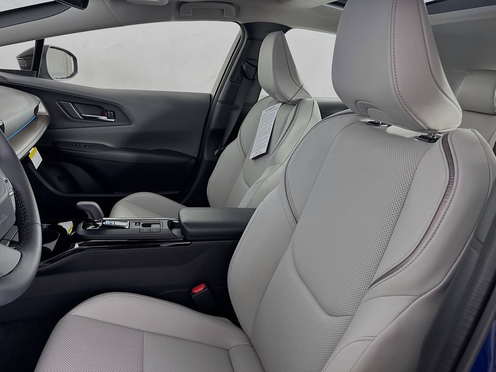 New 2026 Toyota Prius XLE FWD image 32