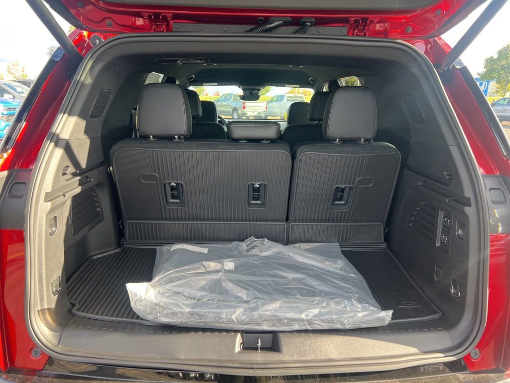 New 2026 Chevrolet Traverse High Country w/ LPO, Floor Liner Package image 6
