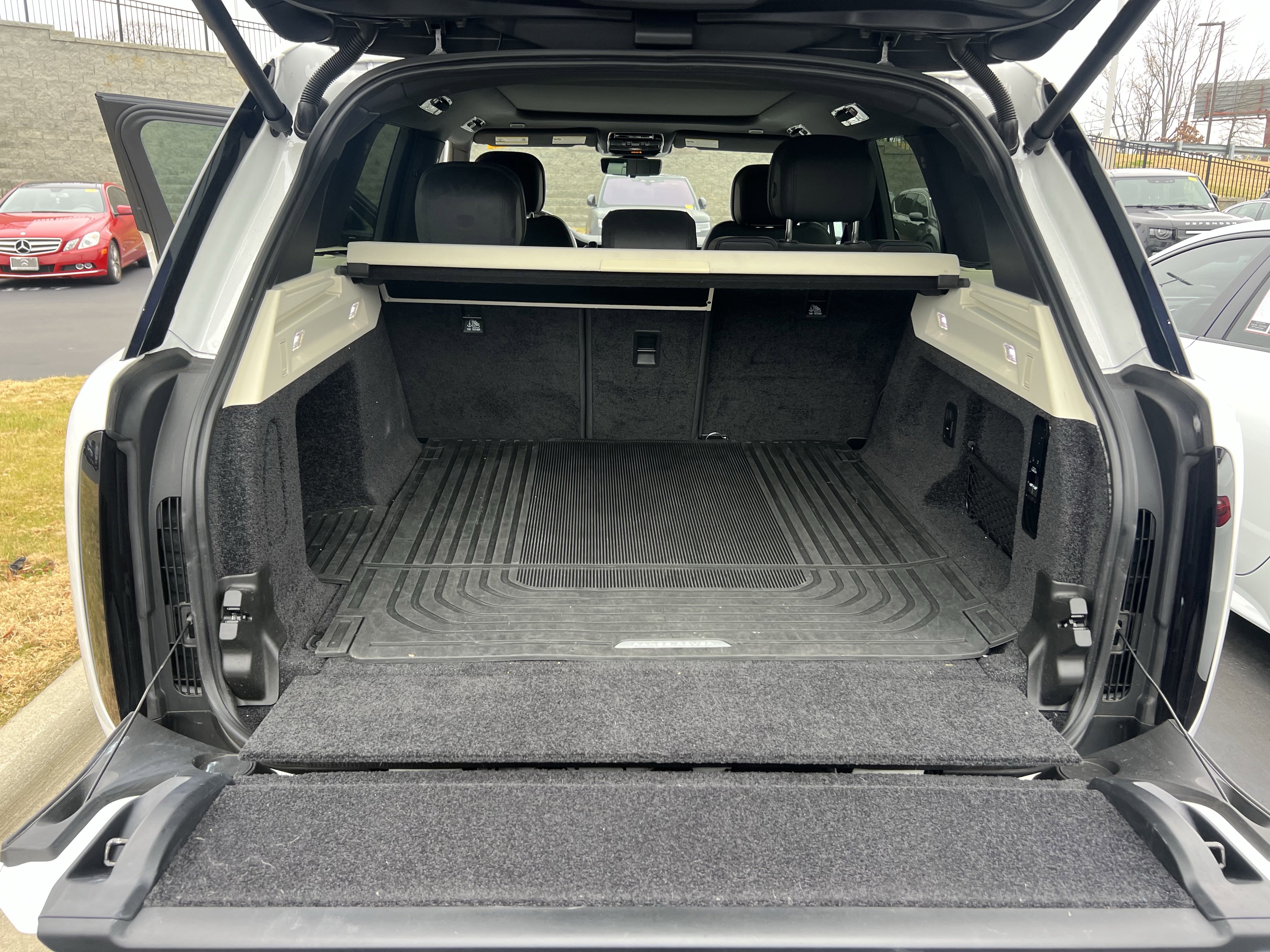 Certified 2023 Land Rover Range Rover SE image 35