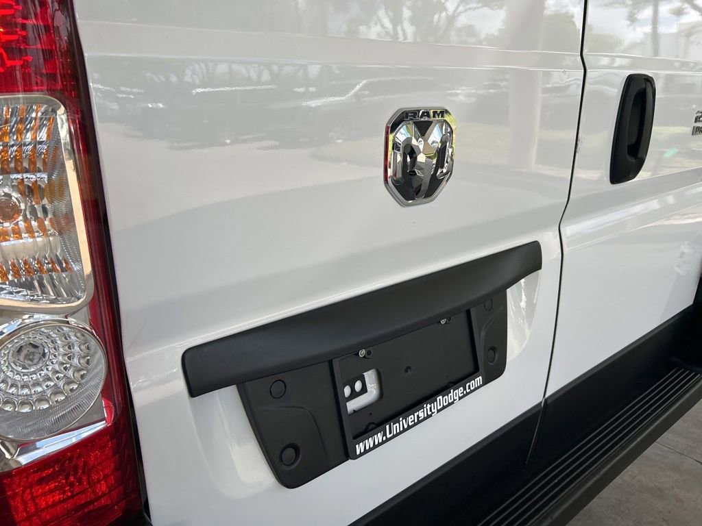Used 2025 RAM ProMaster 2500 w/ Convenience Group FWD image 15
