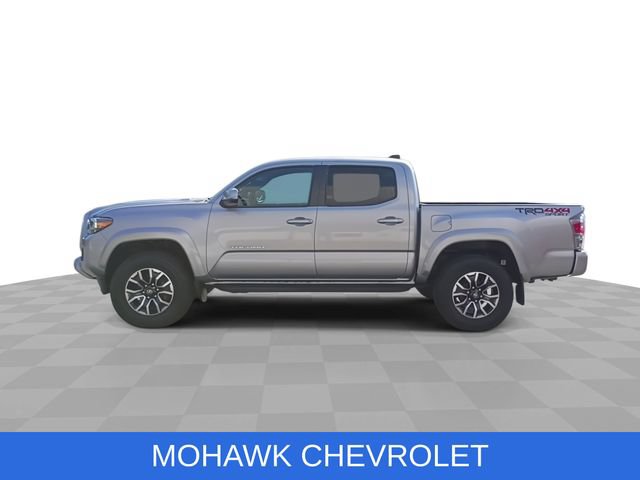 Used 2021 Toyota Tacoma TRD Sport w/ Technology Package AWD/4WD image 5