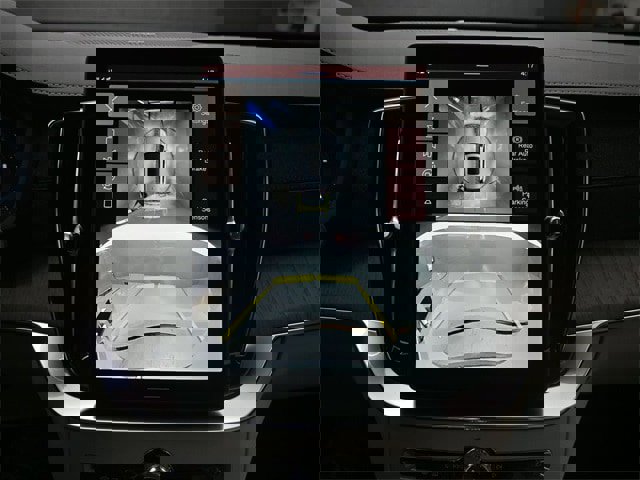 New 2025 Volvo XC90 B6 Ultra image 12