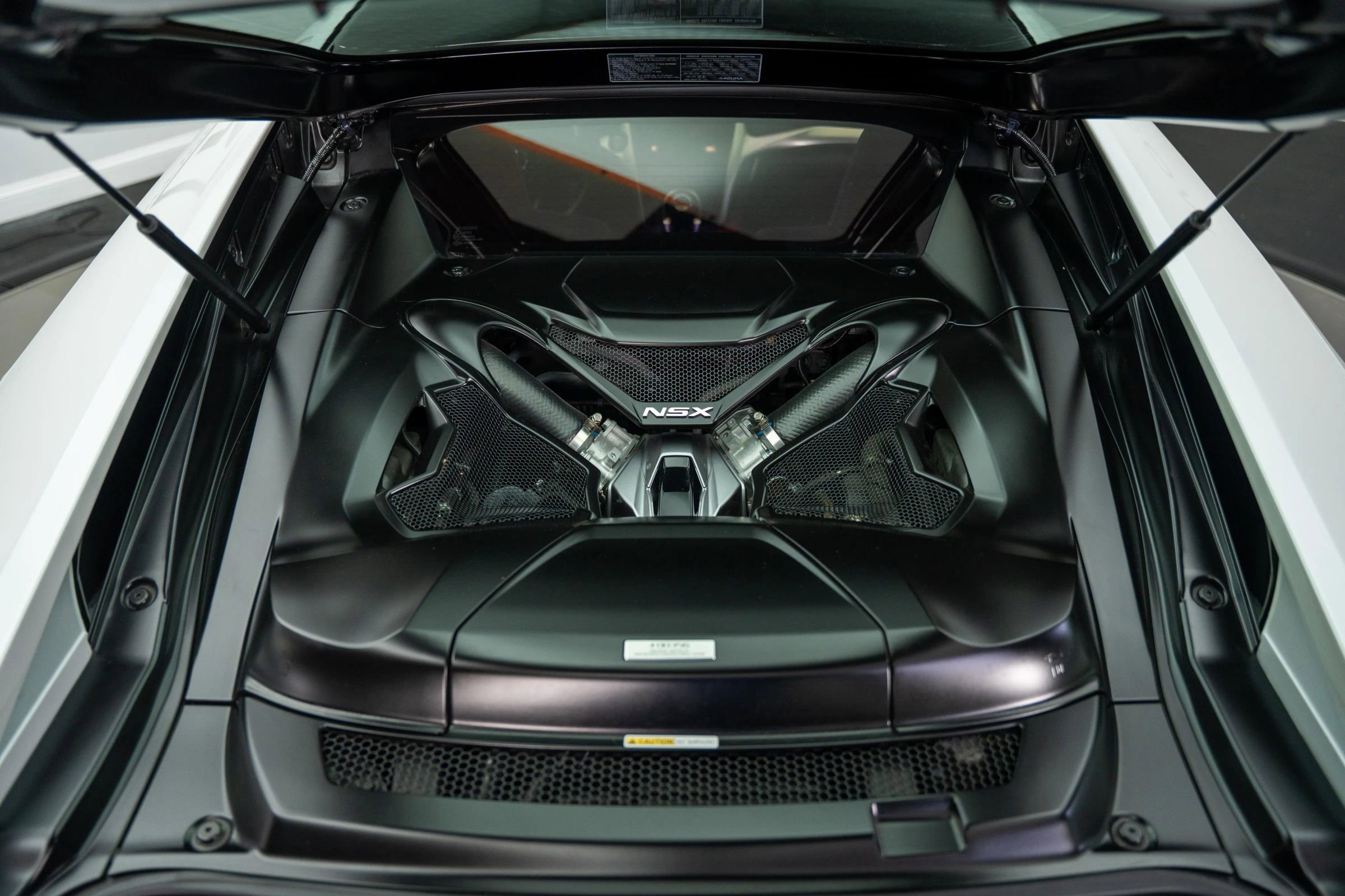 Used 2017 Acura NSX image 21