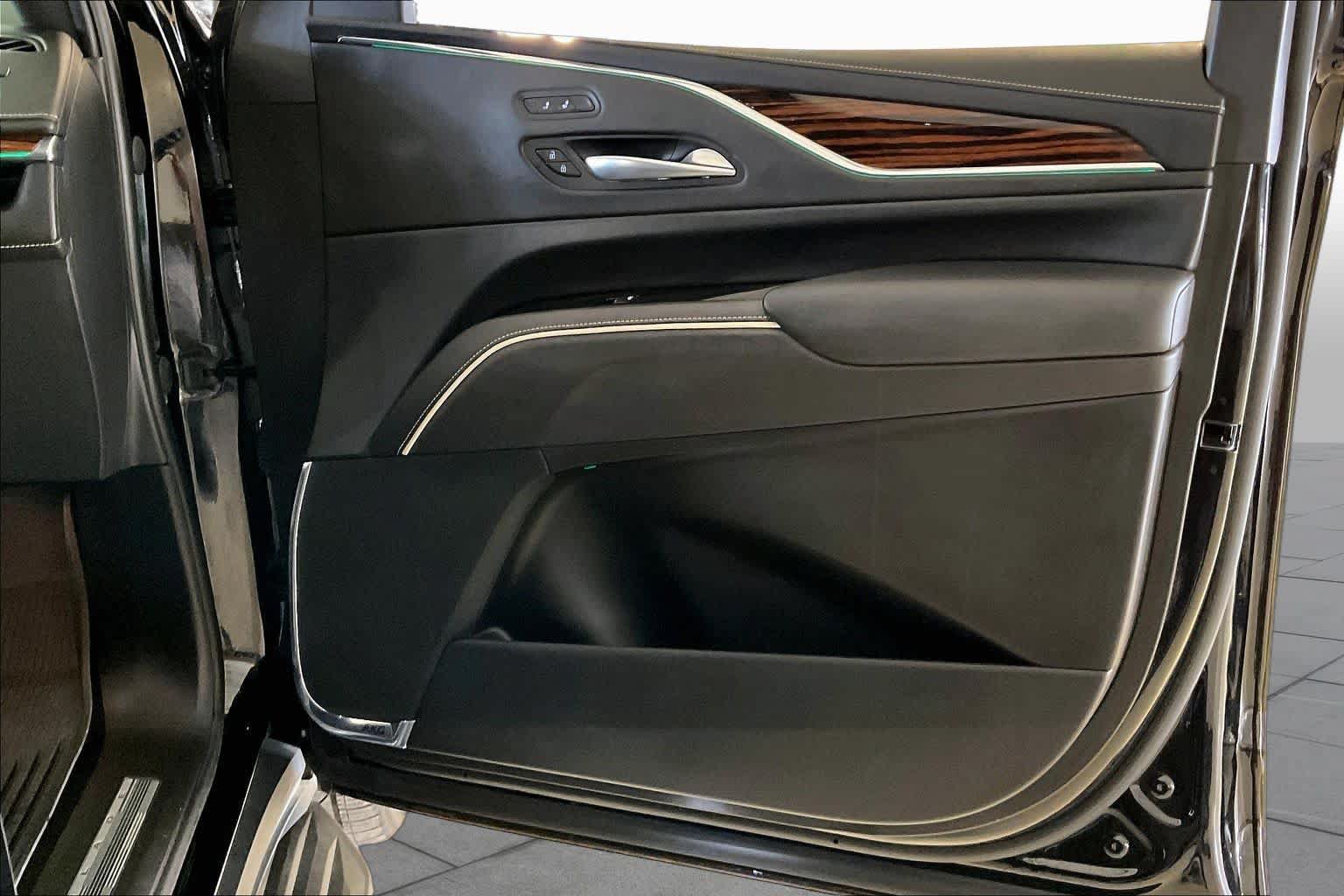 Used 2023 Cadillac Escalade Luxury RWD image 20