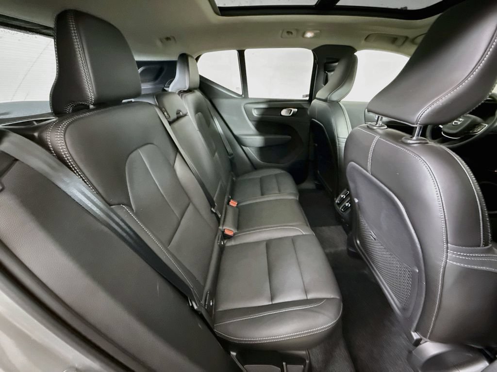 Used 2025 Volvo XC40 B5 Ultra AWD/4WD image 26