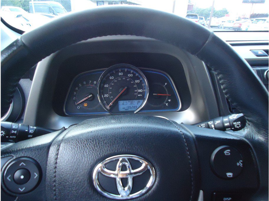 Used 2015 Toyota RAV4 Limited w/ Technology Package AWD/4WD image 32
