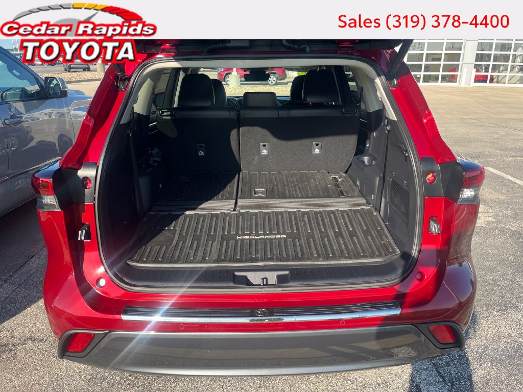 Certified 2021 Toyota Highlander Limited AWD/4WD image 15