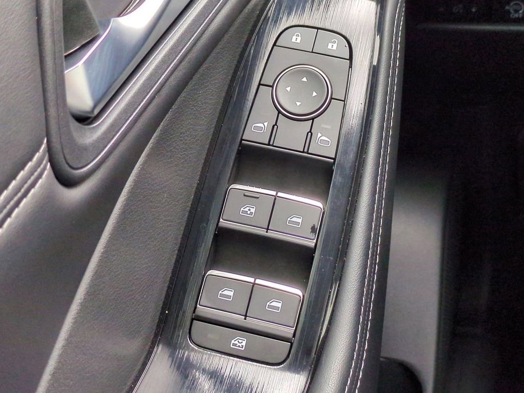 Certified 2025 Nissan Rogue SL image 25