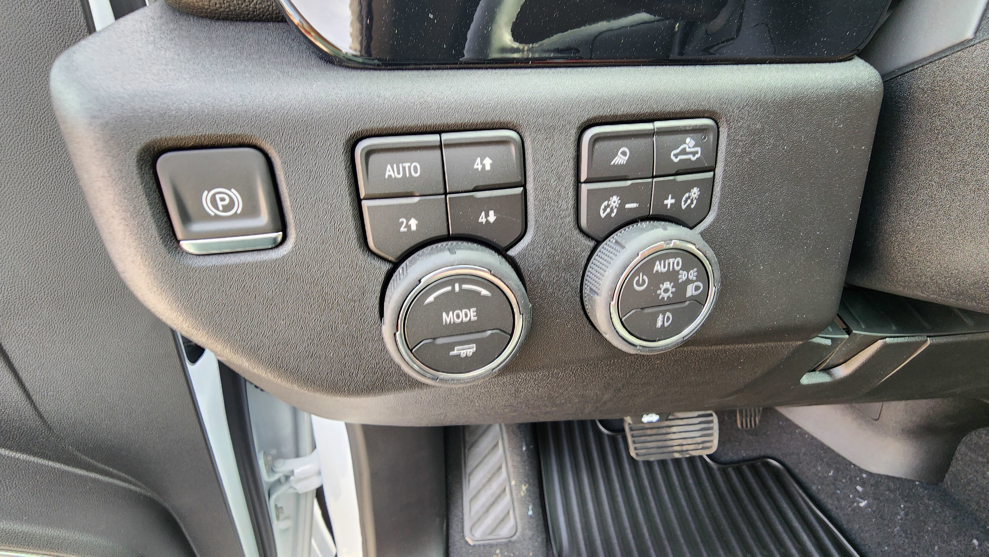 New 2026 Chevrolet Silverado 3500 LTZ image 12