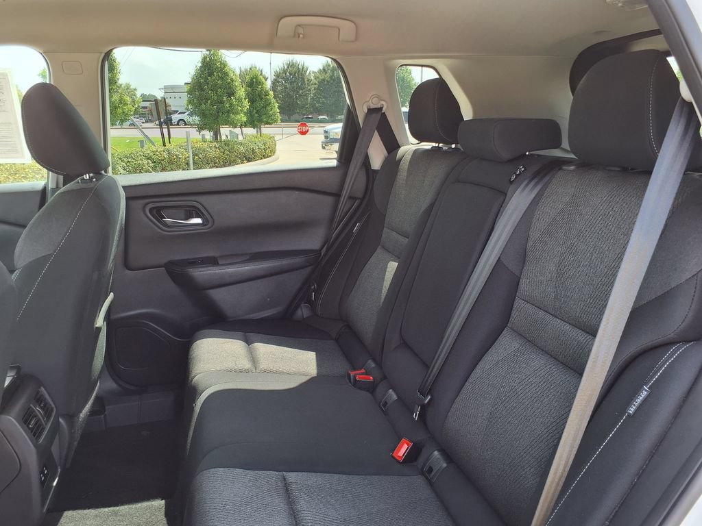 Used 2024 Nissan Rogue SV FWD image 20