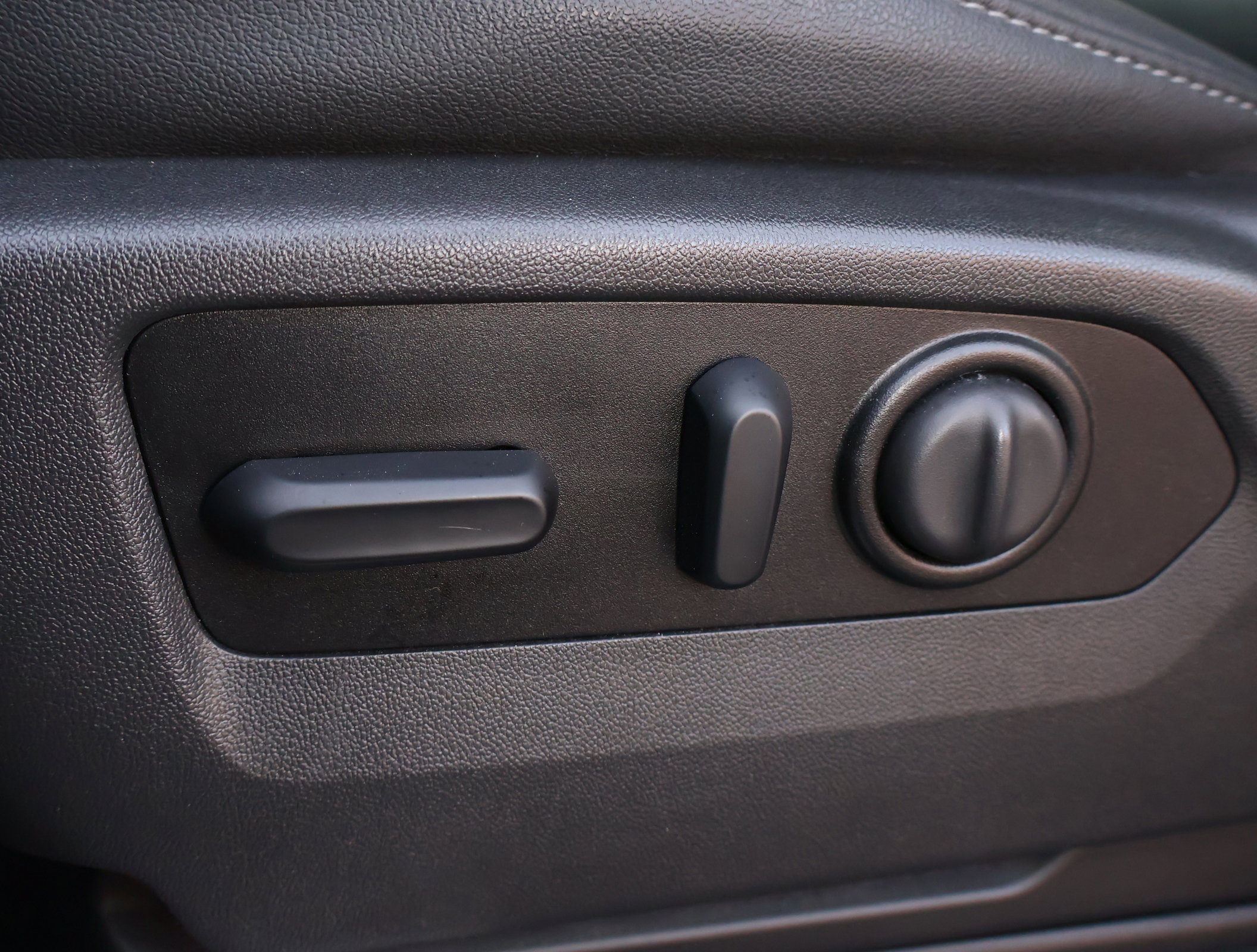 Used 2021 Chevrolet Silverado 2500 LTZ w/ LTZ Plus Package image 11