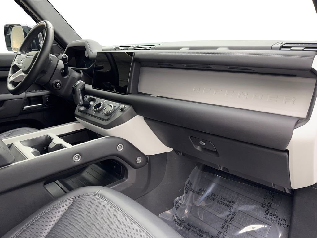 Used 2025 Land Rover Defender 110 S image 50