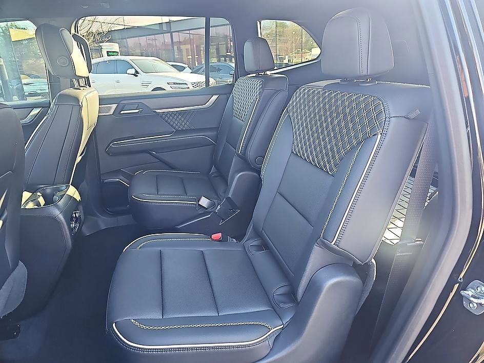 Used 2025 GMC Acadia Denali w/ Super Cruise Package image 26