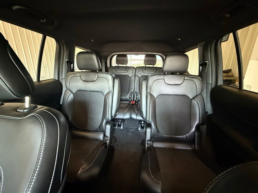 Used 2024 Jeep Grand Cherokee L Altitude AWD/4WD image 16