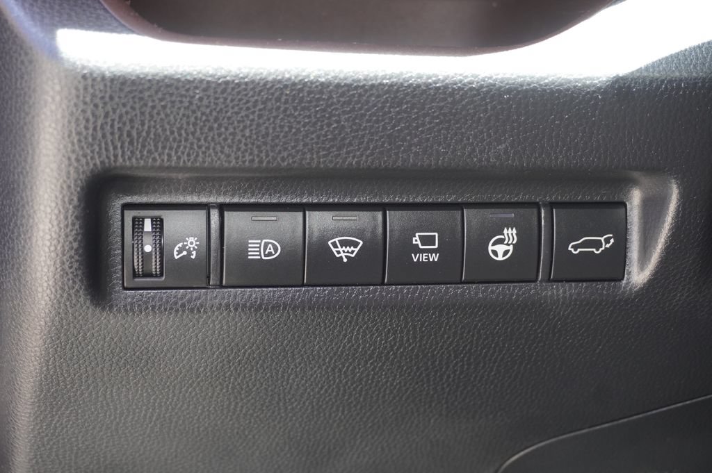 Certified 2020 Toyota RAV4 Limited AWD/4WD image 11