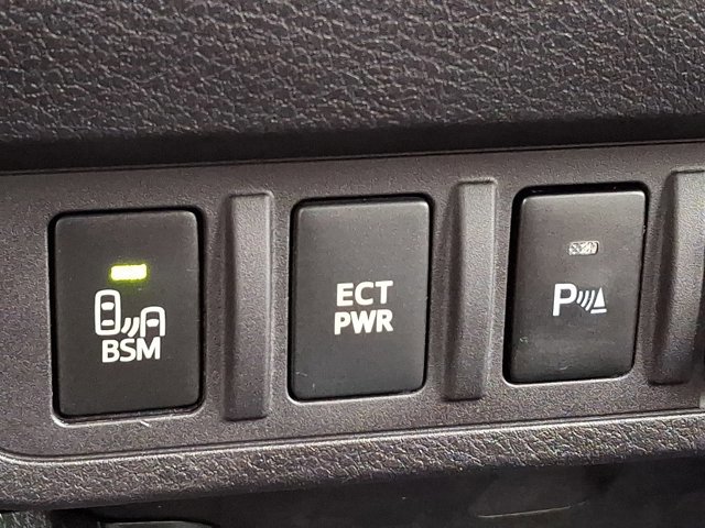 Certified 2018 Toyota Tacoma Limited image 24