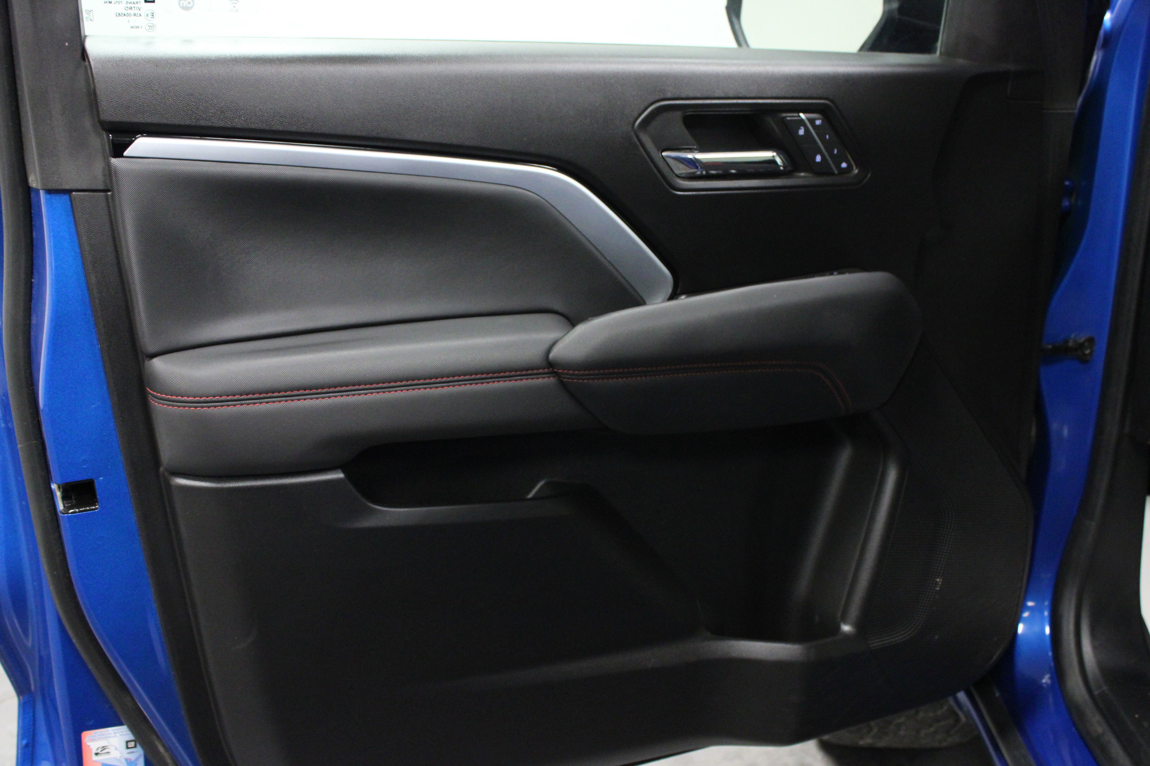 Used 2023 Chevrolet Colorado Z71 w/ Z71 Convenience Package 2 image 11