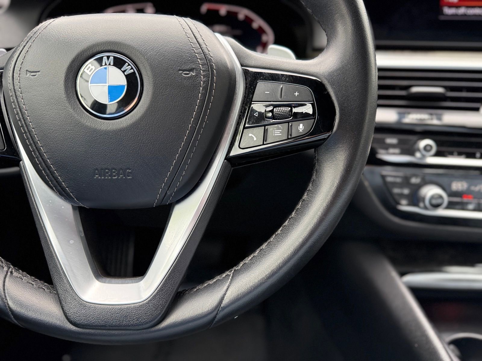Used 2022 BMW 530i w/ M Sport Package RWD image 27