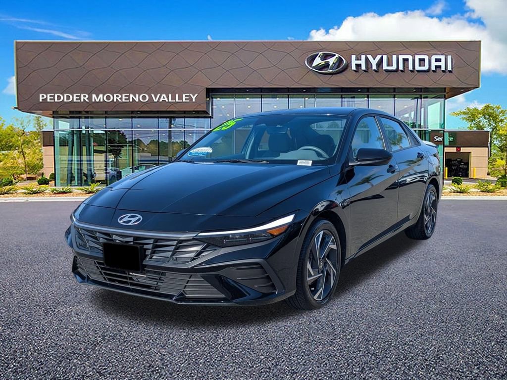 Certified 2025 Hyundai Elantra Sport image 7