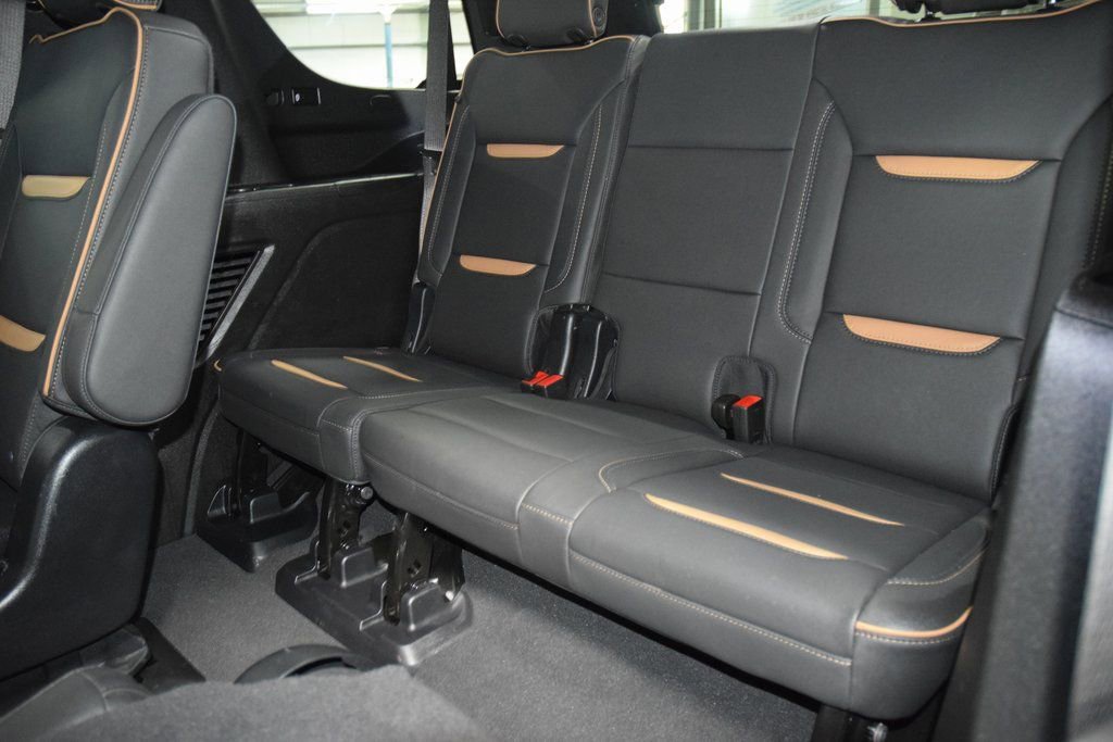 Used 2024 GMC Yukon AT4 w/ Technology Package AWD/4WD image 47
