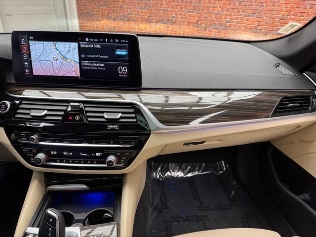 Used 2021 BMW 540i xDrive w/ Convenience Package image 17