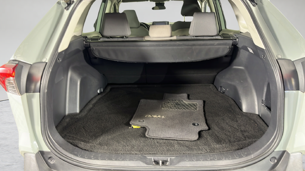 Used 2020 Toyota RAV4 XLE w/ Convenience Package FWD image 40